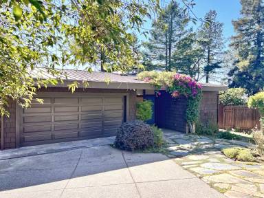 Main picture of 30 Arcade Ave