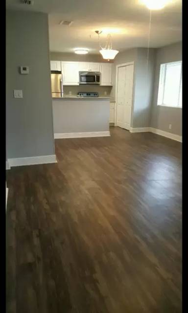 Main picture of 910 E Tiffany Dr