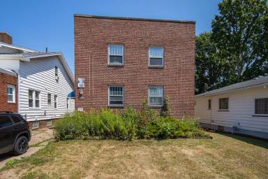 Main picture of 3541 W 105th St