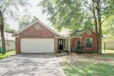 Main picture of 204 Tejas Blvd