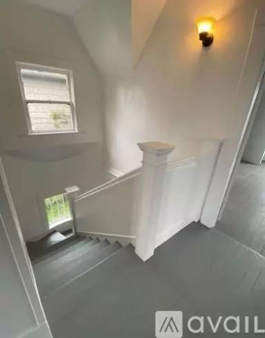 Main picture of 1004 W Heron St