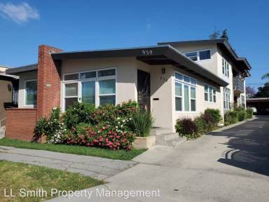 Main picture of 939 E Hyde Park Blvd