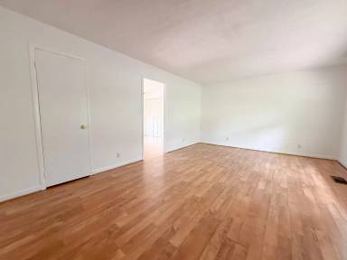 Main picture of 3366 Dietz Dr