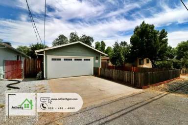 Main picture of 2715 Virginia Ave