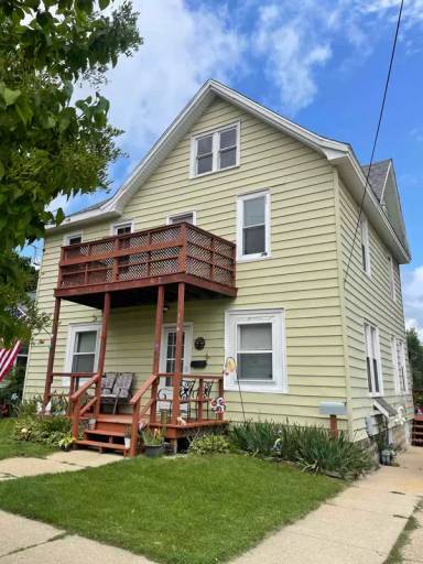 Main picture of 116 W Broadway St