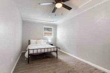 Main picture of 3613 Syracuse Dr