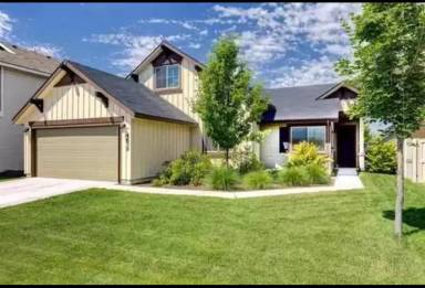 Main picture of 4639 N Maplestone Ave