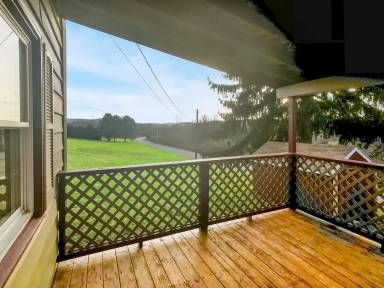 Main picture of 1724 Steam Valley Rd