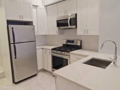 Main picture of 345 Meridian St