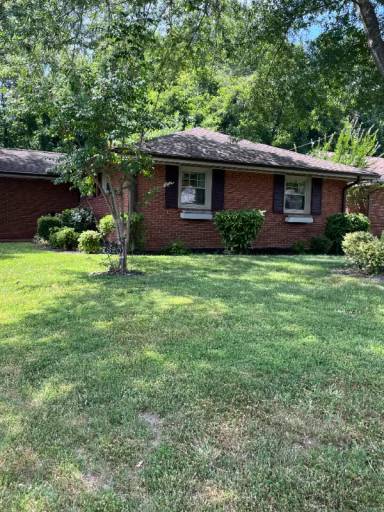 Main picture of 320 Hampton Dr