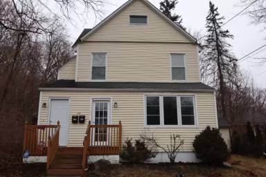 Main picture of 157 E Main St