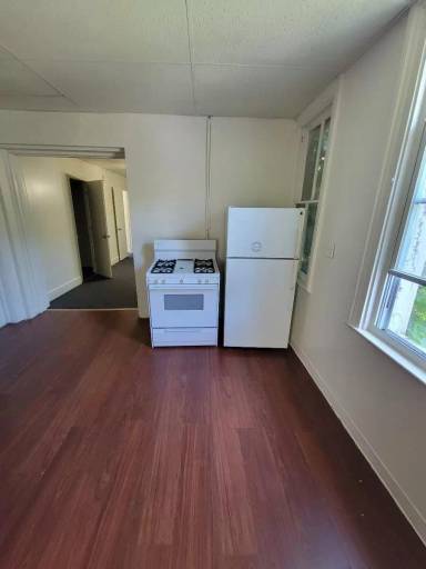 Main picture of 1038 6th Ave