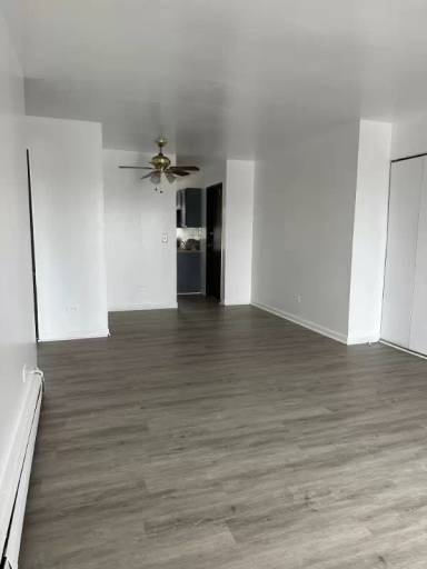 Main picture of 309 W Hawthorne Cir