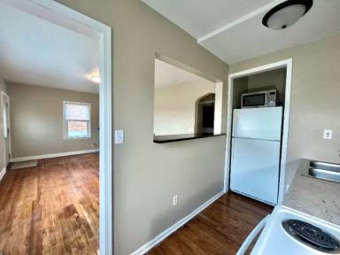 Main picture of 908 State St