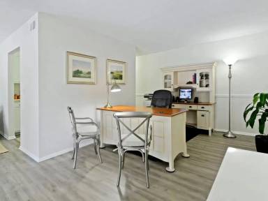 Main picture of 402 E Montcastle Dr