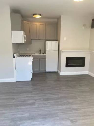 Main picture of 2315 S Harcourt Ave