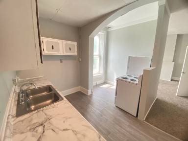 Main picture of 102 N. Miami St. - C