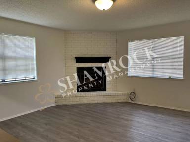 Main picture of 906 Lancelot Cir
