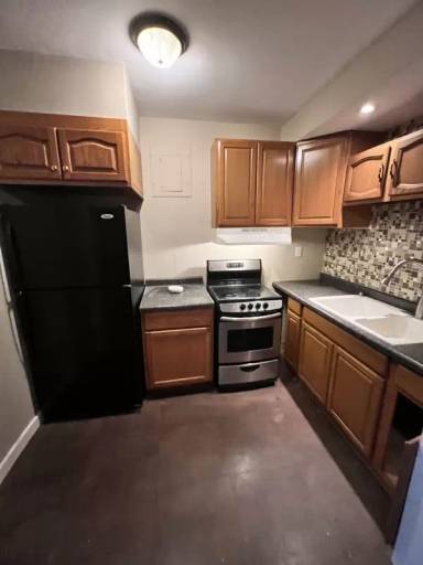 Main picture of 145 E Main St