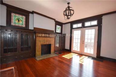 Main picture of 3235 Gaylord Ave