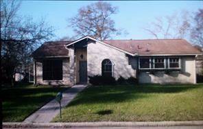 Main picture of 2702 Royal Circle Dr