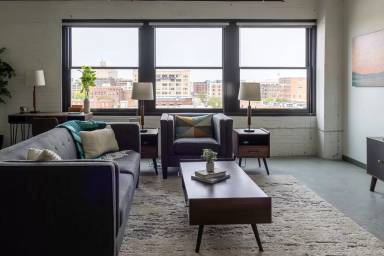 Main picture of 1800 Washington Ave