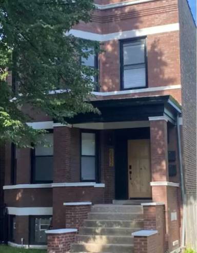 Main picture of 6832 S Calumet Ave