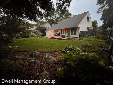 Main picture of 1420 Berkman Ct SE