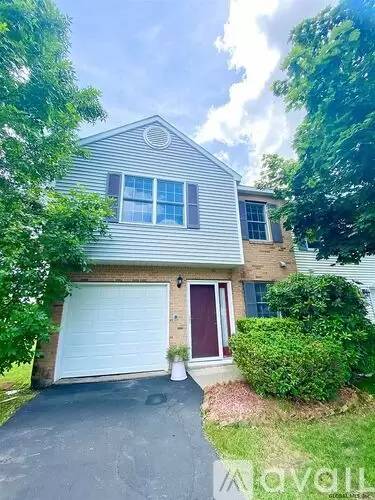 Main picture of 28 Bridgewood Ln