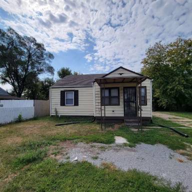 Main picture of 3113 W Minnesota St
