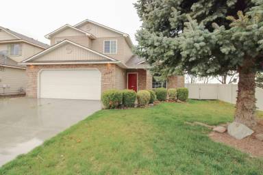 Main picture of 17575 Silk Ave