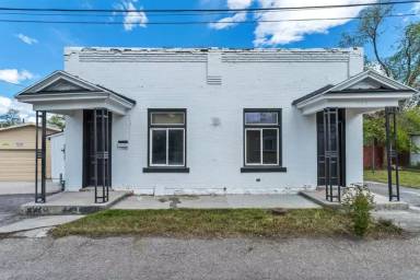 Main picture of 720 W Jackson Ave