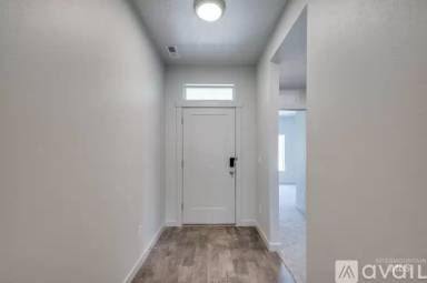 Main picture of 5604 N Willowside Ave