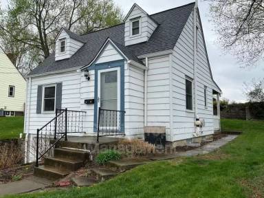 Main picture of 2105 Superior St