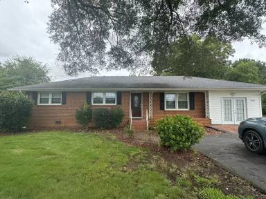 Main picture of 3030 Lee Rd