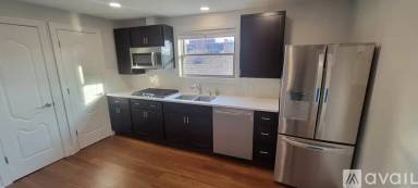 Main picture of 6119 N Wolcott Ave
