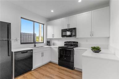 Main picture of 400 SE 1st Ave