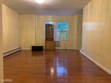 Main picture of 39 Larch St