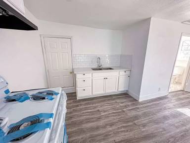Main picture of 2555 Pierce St
