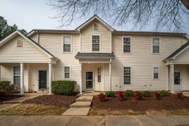 Main picture of 205 Commons Dr