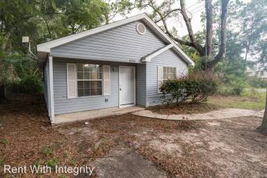 Main picture of 4704 Oleander Dr