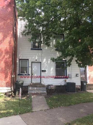 Main picture of 421 Wellington St