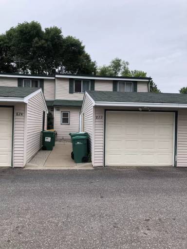 Main picture of 822 Woodgate Dr