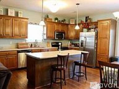 Main picture of 713 Iron Horse Dr