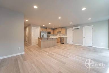 Main picture of 4712 NE 37th Ct