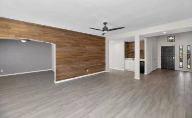 Main picture of 6614 E Kelton Ln