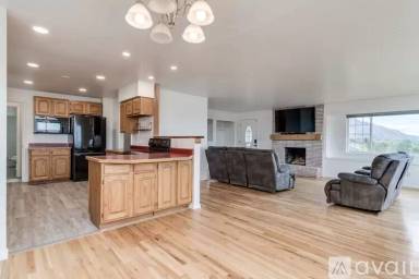 Main picture of 602 Hislop Dr
