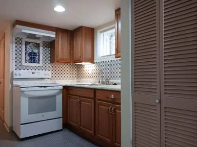 Main picture of 2436 N Weil St