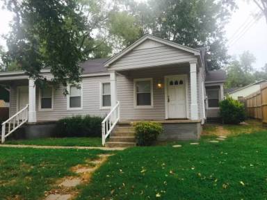 Main picture of 615 Monroe St