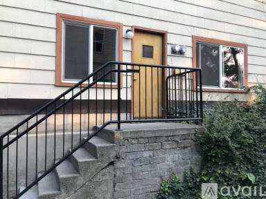 Main picture of 1048 NE Monroe St